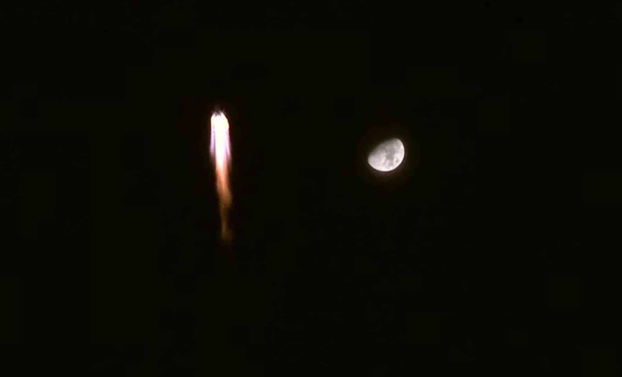 Chinese Spaceplane Deploys Enigmatic Object in Orbit 