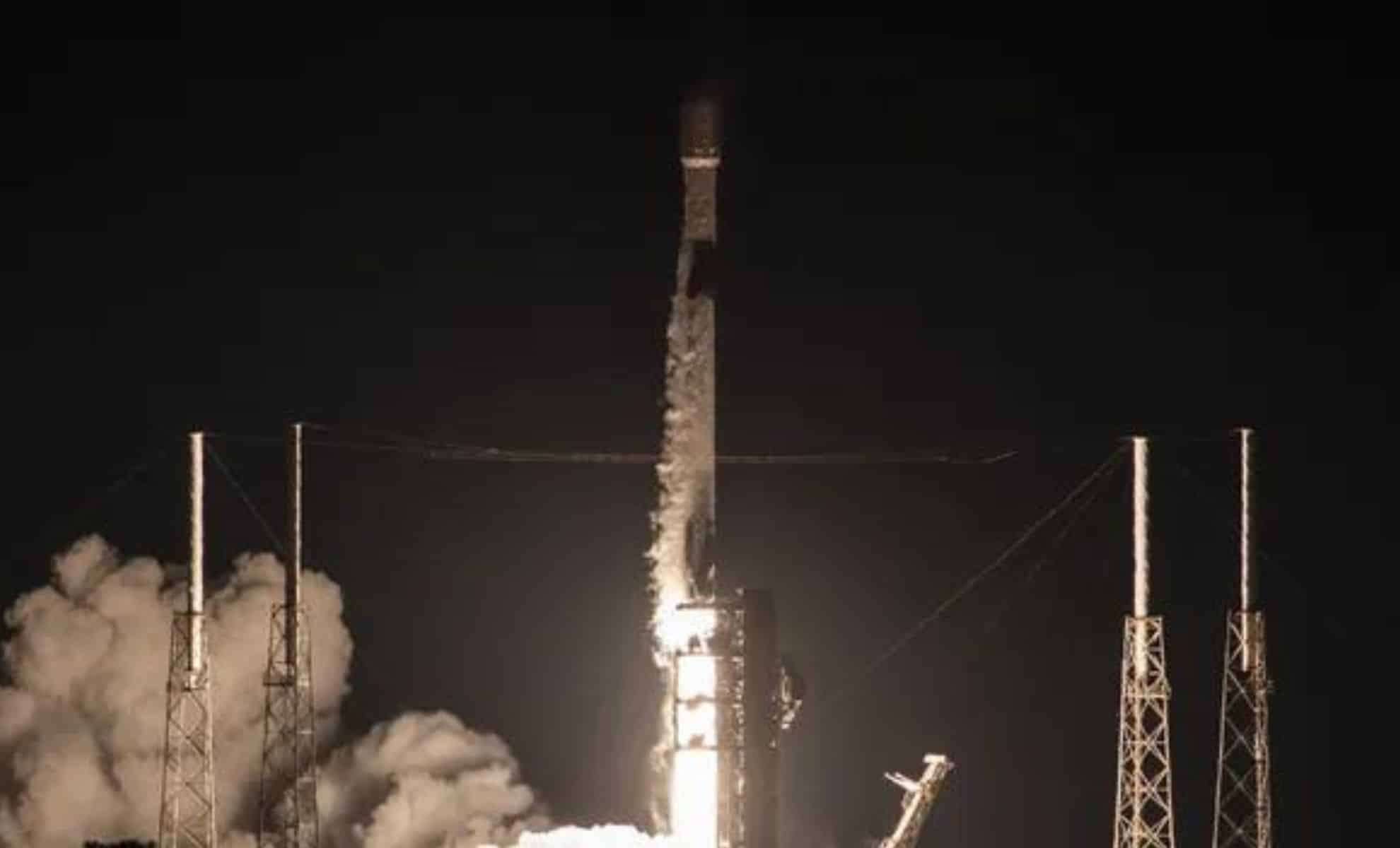SpaceX Plans Nighttime Starlink Deployment from Vandenberg Base 