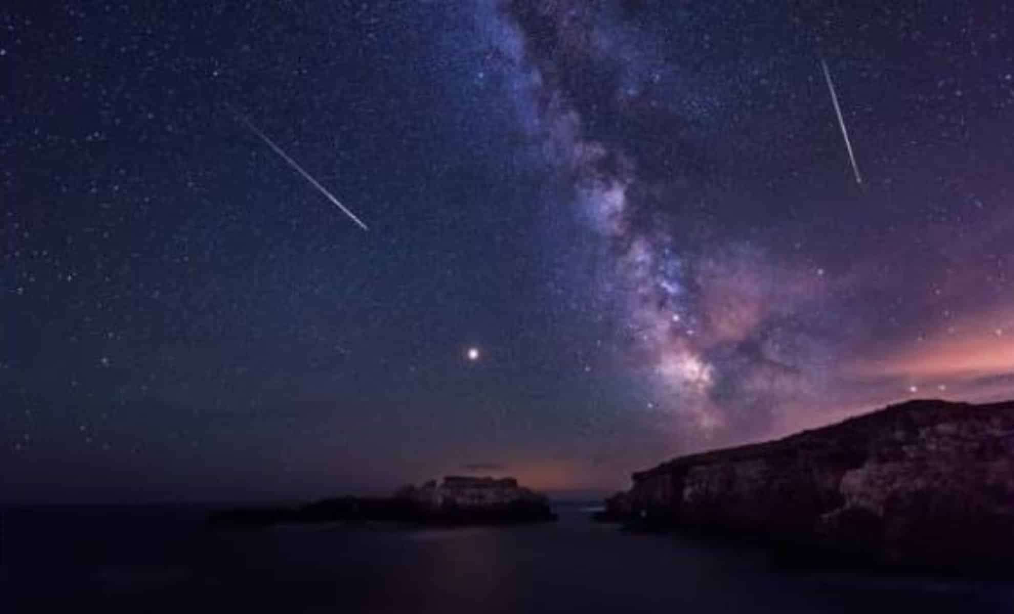 August 2024 Skywatching: Meteor Showers, Planetary Alignments, and a Supermoon 