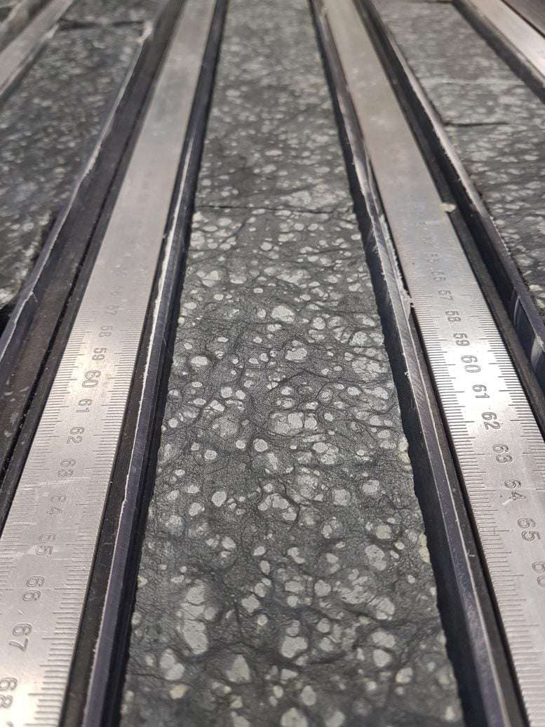87f0318e1046586c75746563e4851f9b.jpg