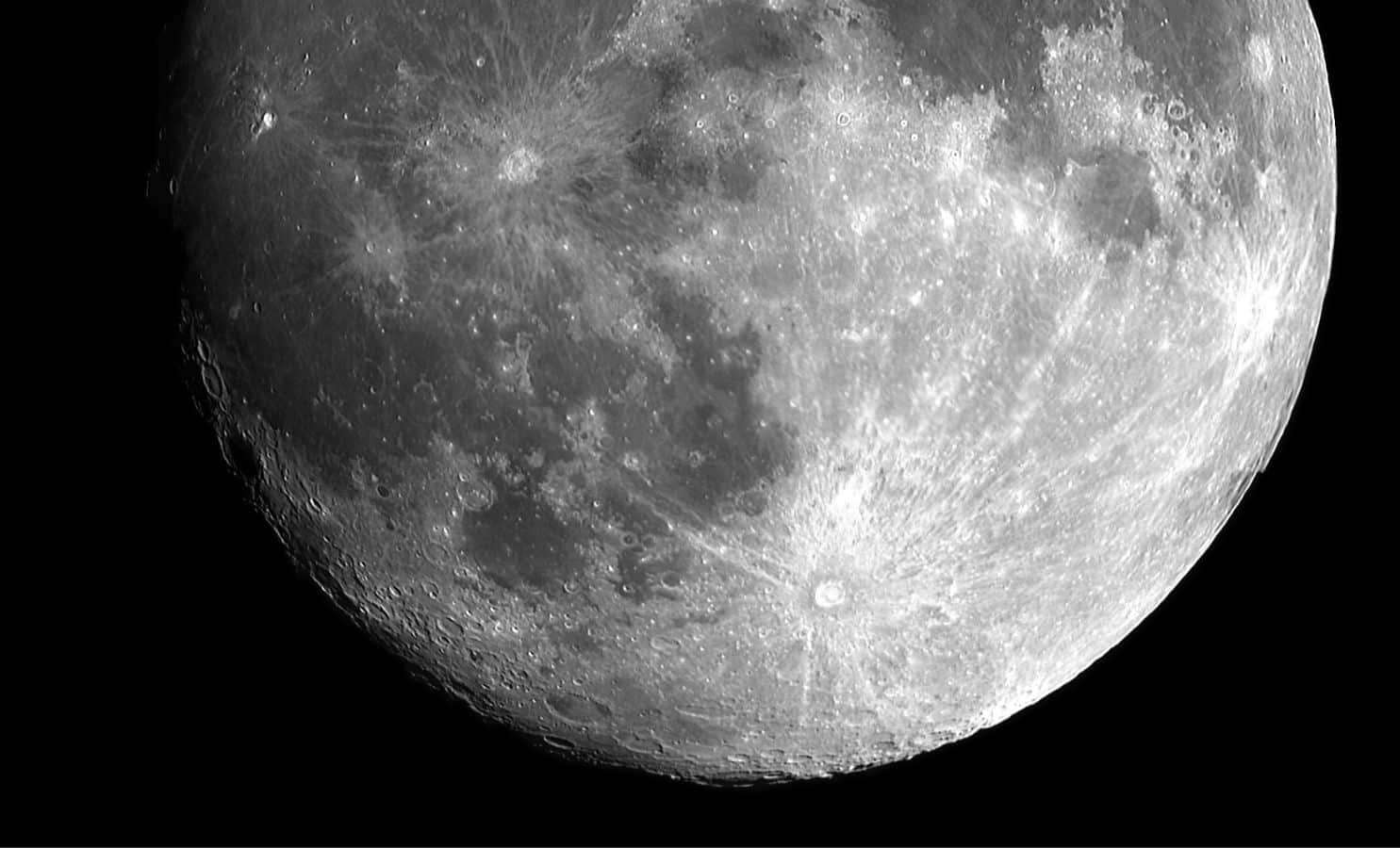 New Study Confirms Solid Iron-Rich Core Inside the Moon 