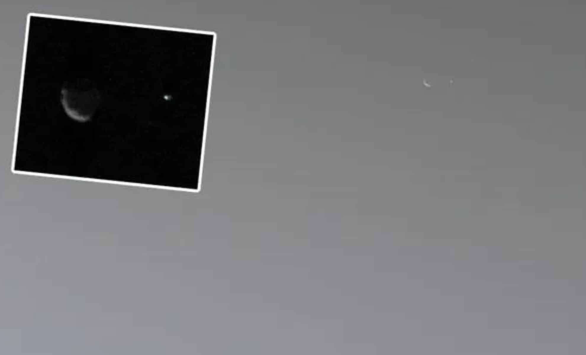 Historic Shot: Curiosity Captures Earth and Mars' Moon Phobos Together 