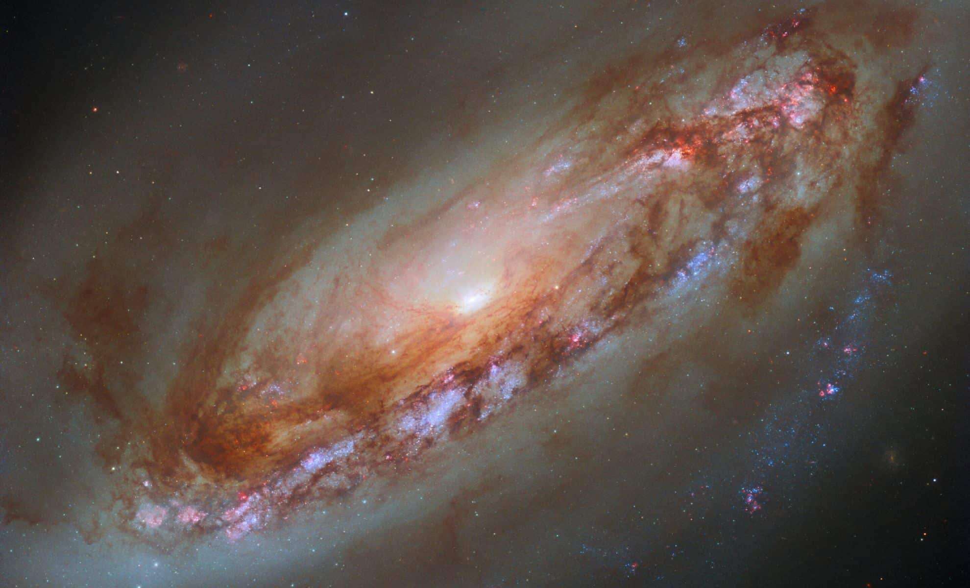 Hubble Reveals Stunning View of M90, a Galaxy Heading Toward Earth 