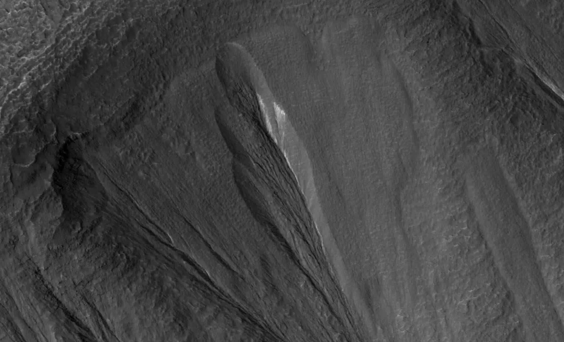 Could Mars Harbor Life? New Research Highlights Meltwater Beneath Icy Surface 