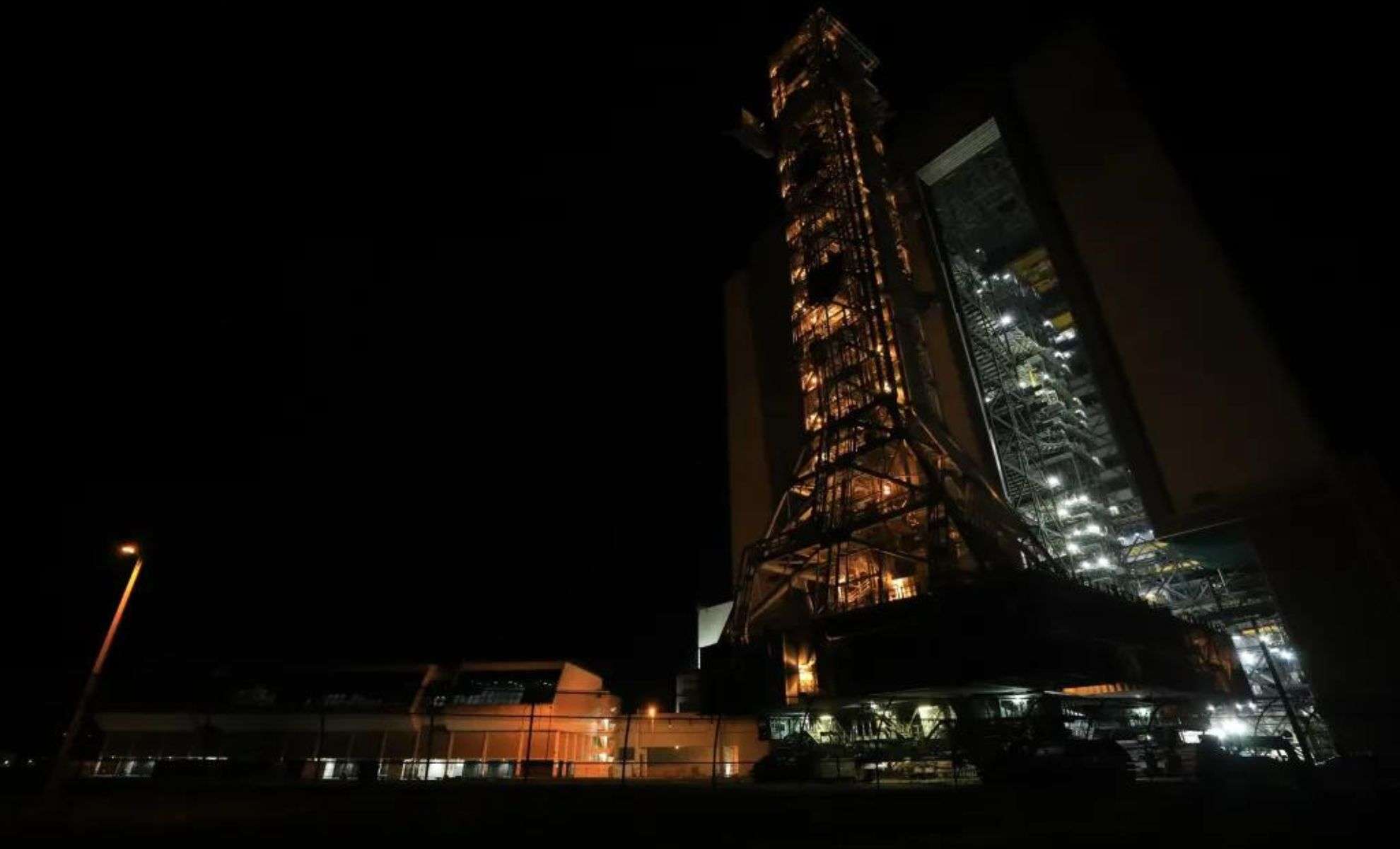 NASA’s Titan Crawler Hits Key Milestone as Artemis II Launch Readies for Liftoff 