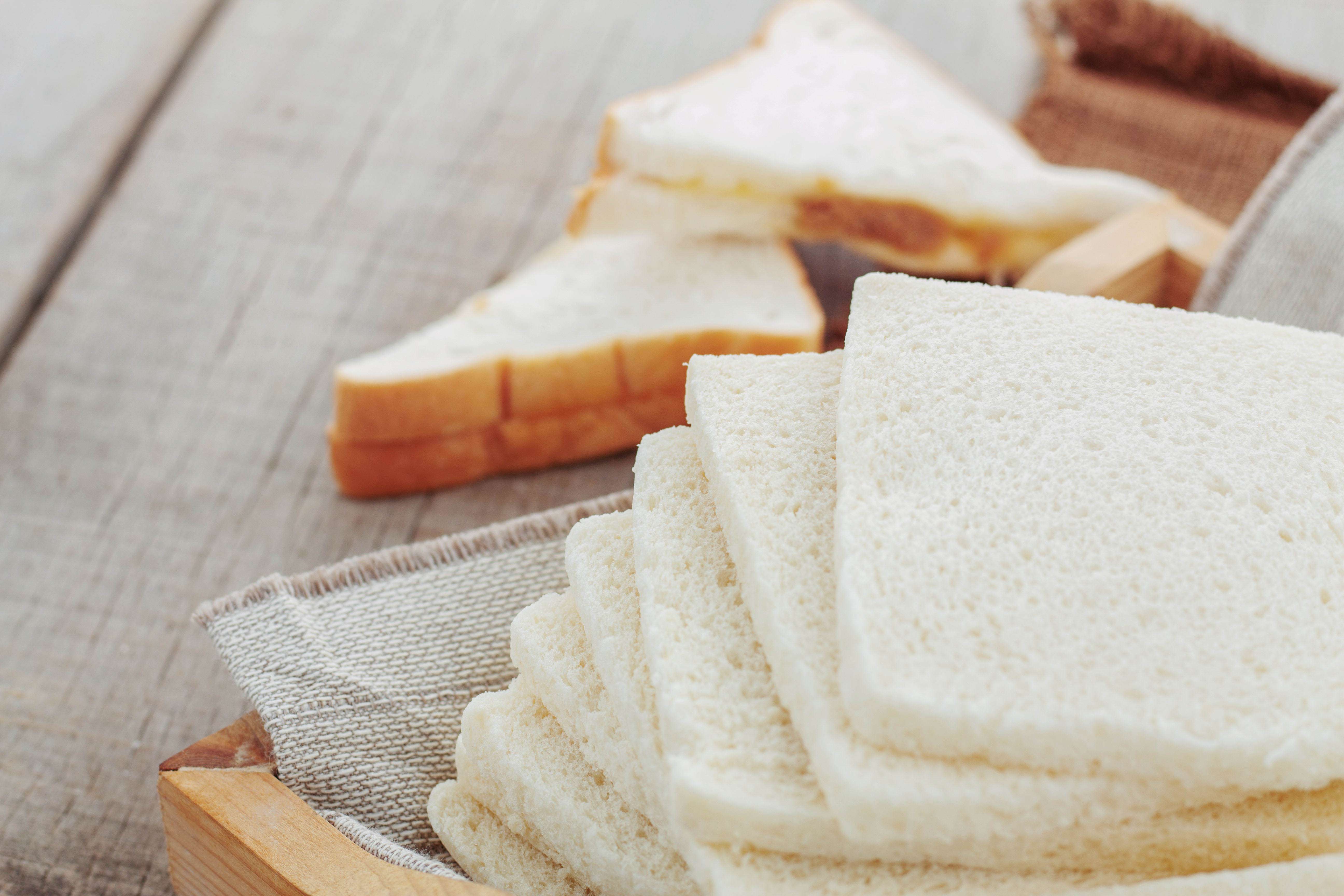 Experts Agree: Arnold’s White Bread Dominates the Store-Bought Market 