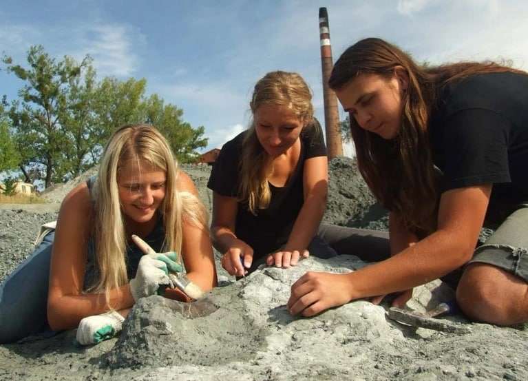 Team-members-conduct-excavations-in-Lisowice-Poland-ec963b1bac16732f5f78abb65118cc44.jpg