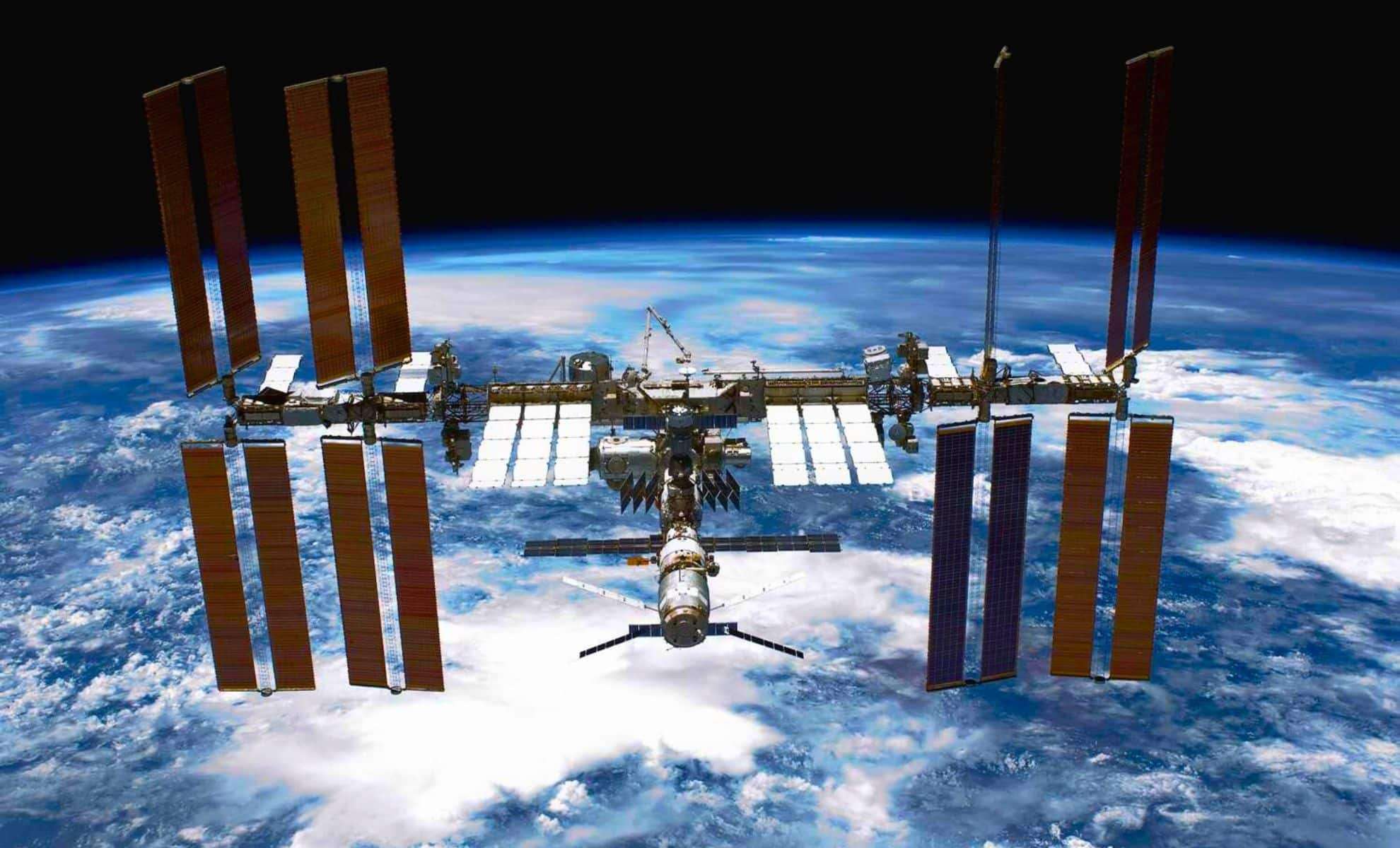 Critical Air Leak in ISS Zvezda Module Sparks Safety Concerns 