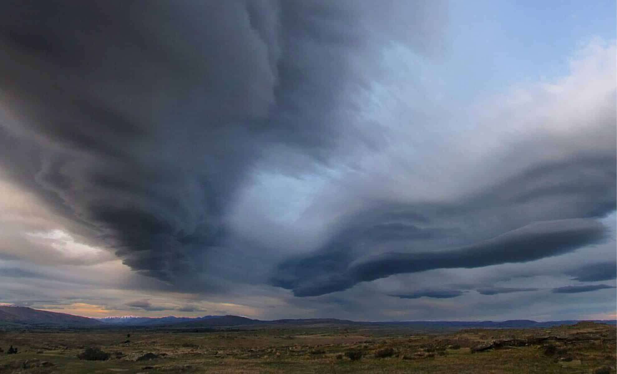Enigmatic ‘Taieri Pet’ Lenticular Cloud Captured Over New Zealand by NASA 