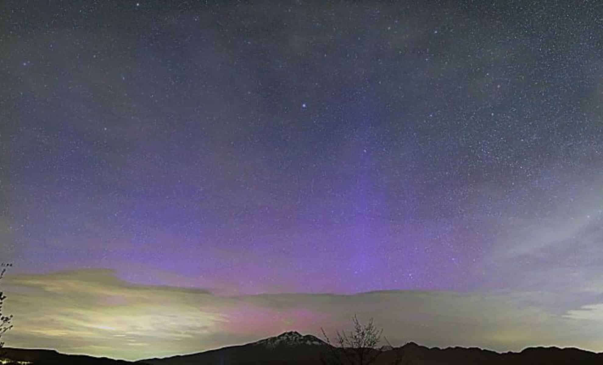 Unusual Blue Auroras Over Japan Reveal New Atmospheric Mysteries 
