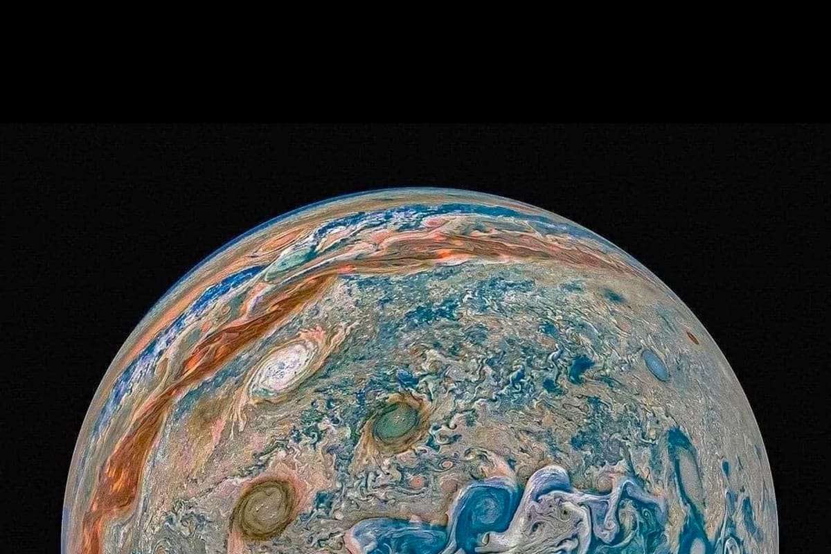 NASA’s Juno Probe Reveals Surprising Dolphin-Shaped Cloud Pattern on Jupiter 