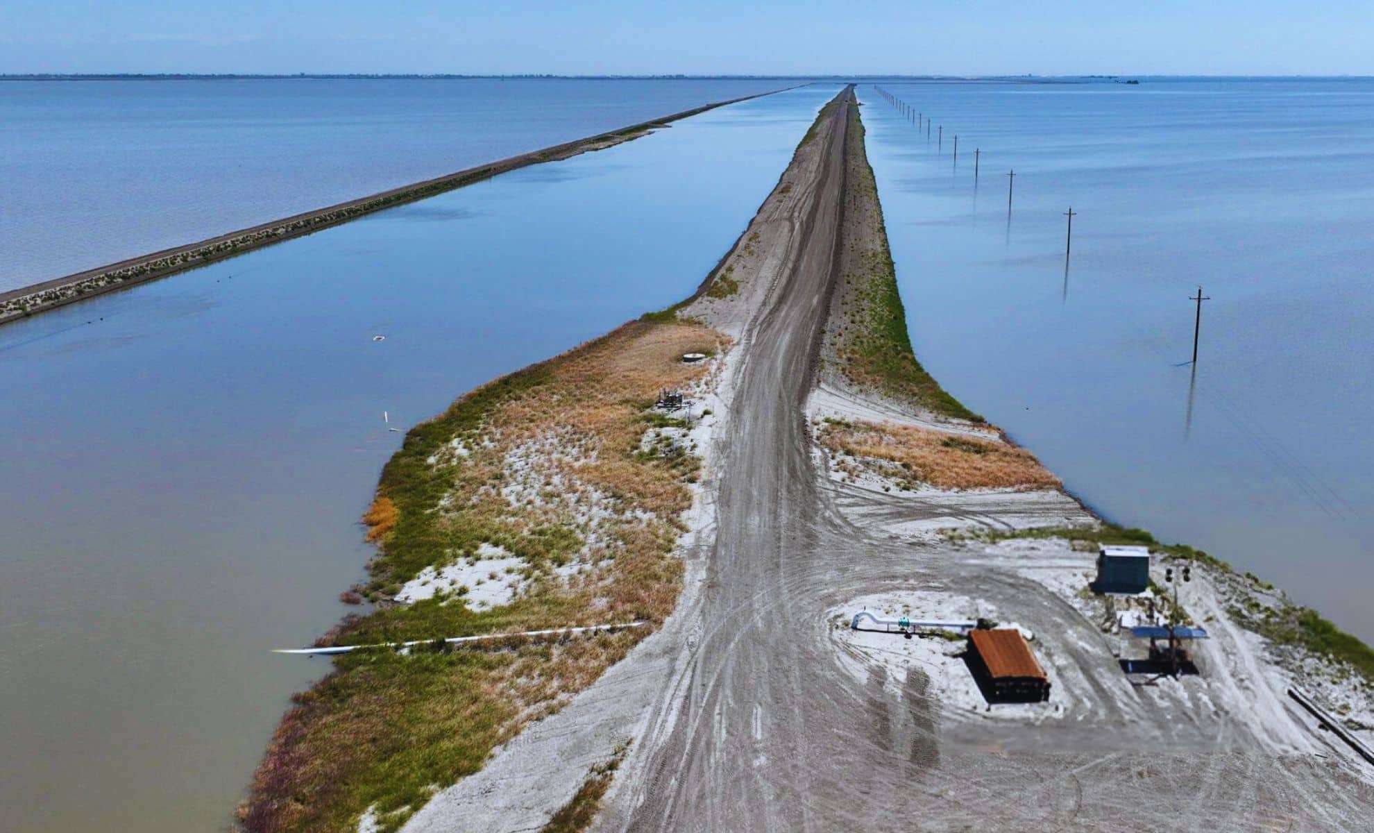 After More Than a Century, Tulare Lake Reappears, Flooding 94,000 Acres of Farmland 