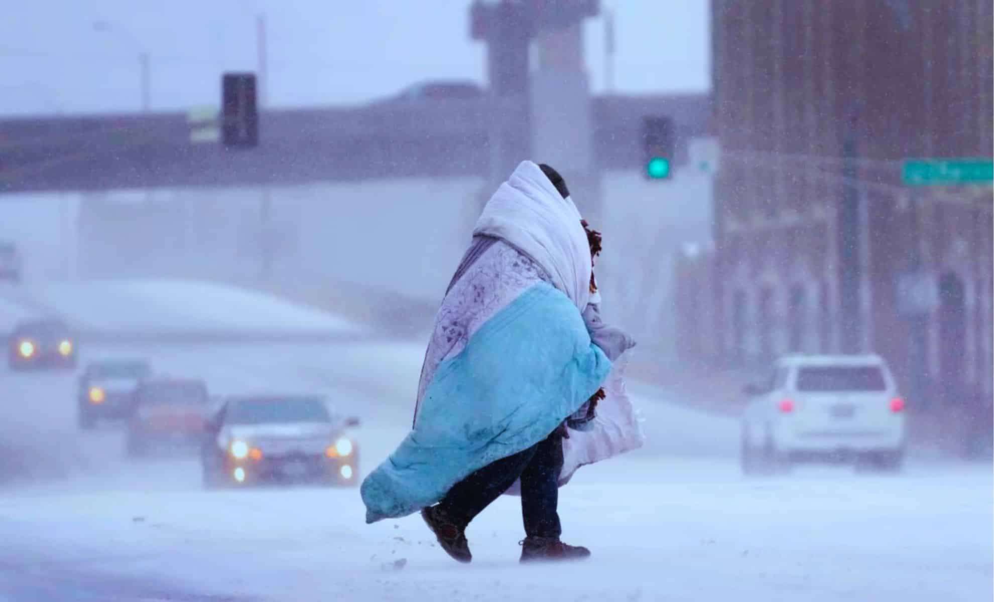 Storm Systems Threaten to Disrupt Holiday Travel with Snow Across 30 U.S. States 