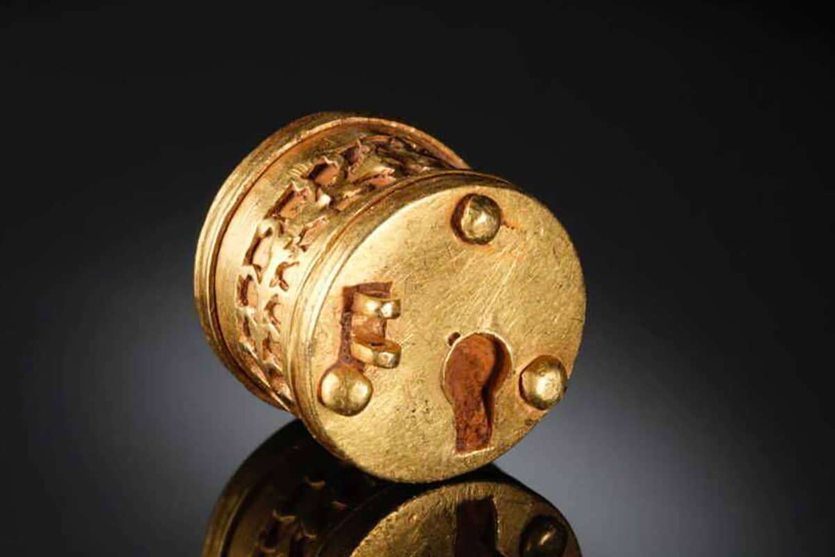 Remarkable Roman Gold Lock Unearthed in Germany Stuns Experts 
