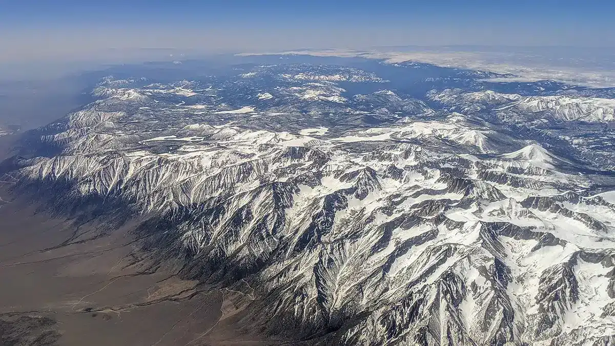 California’s Sierra Nevada Reveals Crustal Peeling Deep Beneath the Surface 