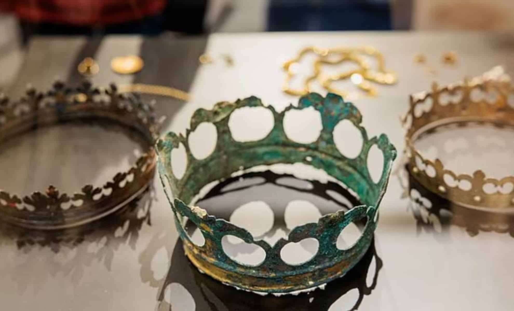 Medieval Royal Artifacts Hidden During WWII Discovered in Lithuanian Cathedral 