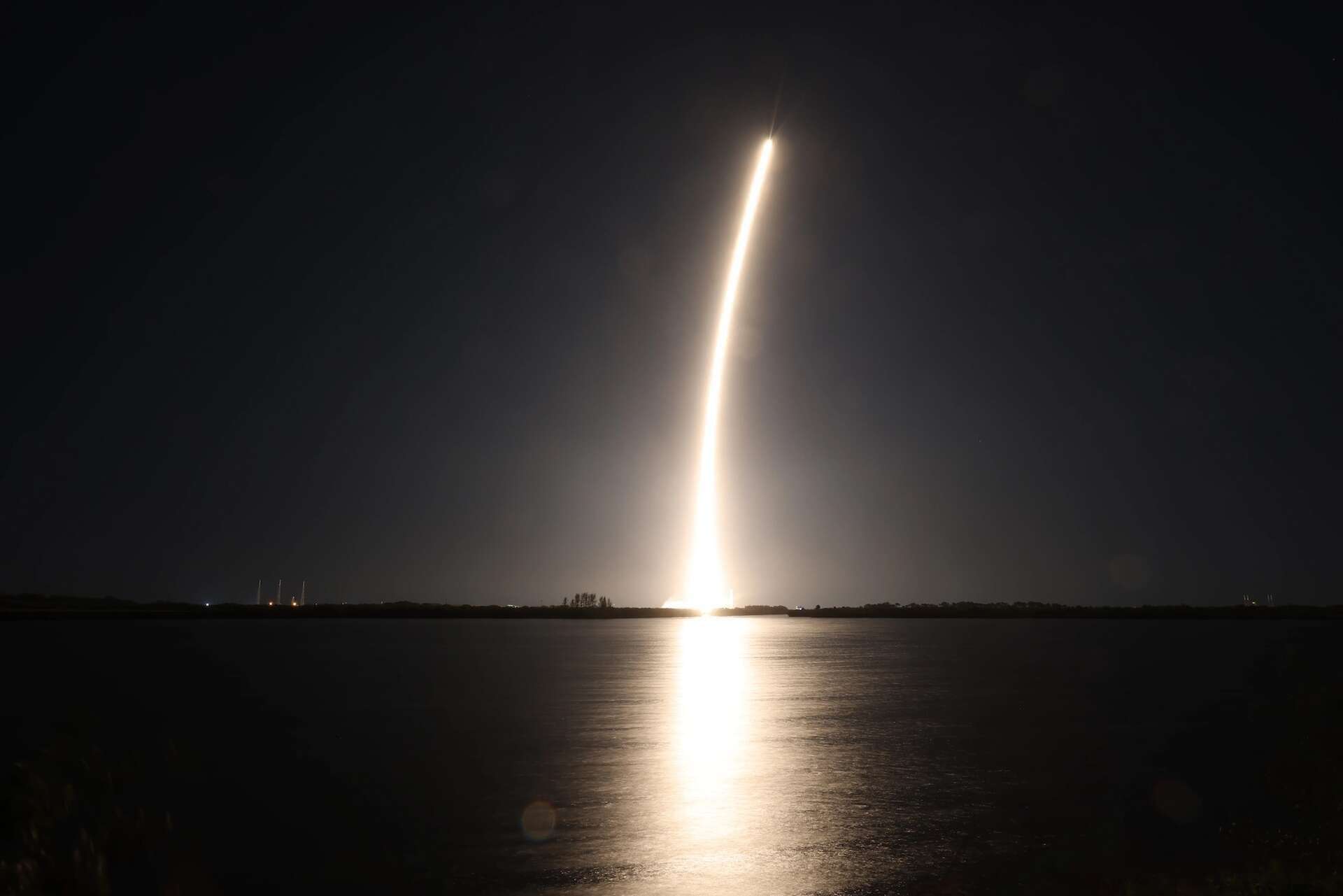Private Space Probes Launch Ambitious Moon Missions 