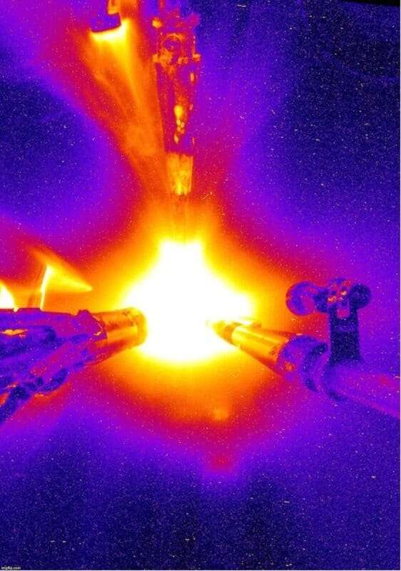 A-colourised-image-of-a-2016-experiment-at-the-National-Ignition-installation-513d02aae1c8fc85e66c88dc6df07604.jpeg