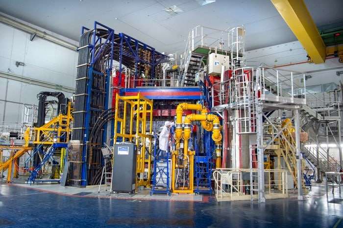 WEST-the-tokamak-run-by-the-CEA-L-163878ba617ae38e9e9ce622a3710443.jpeg