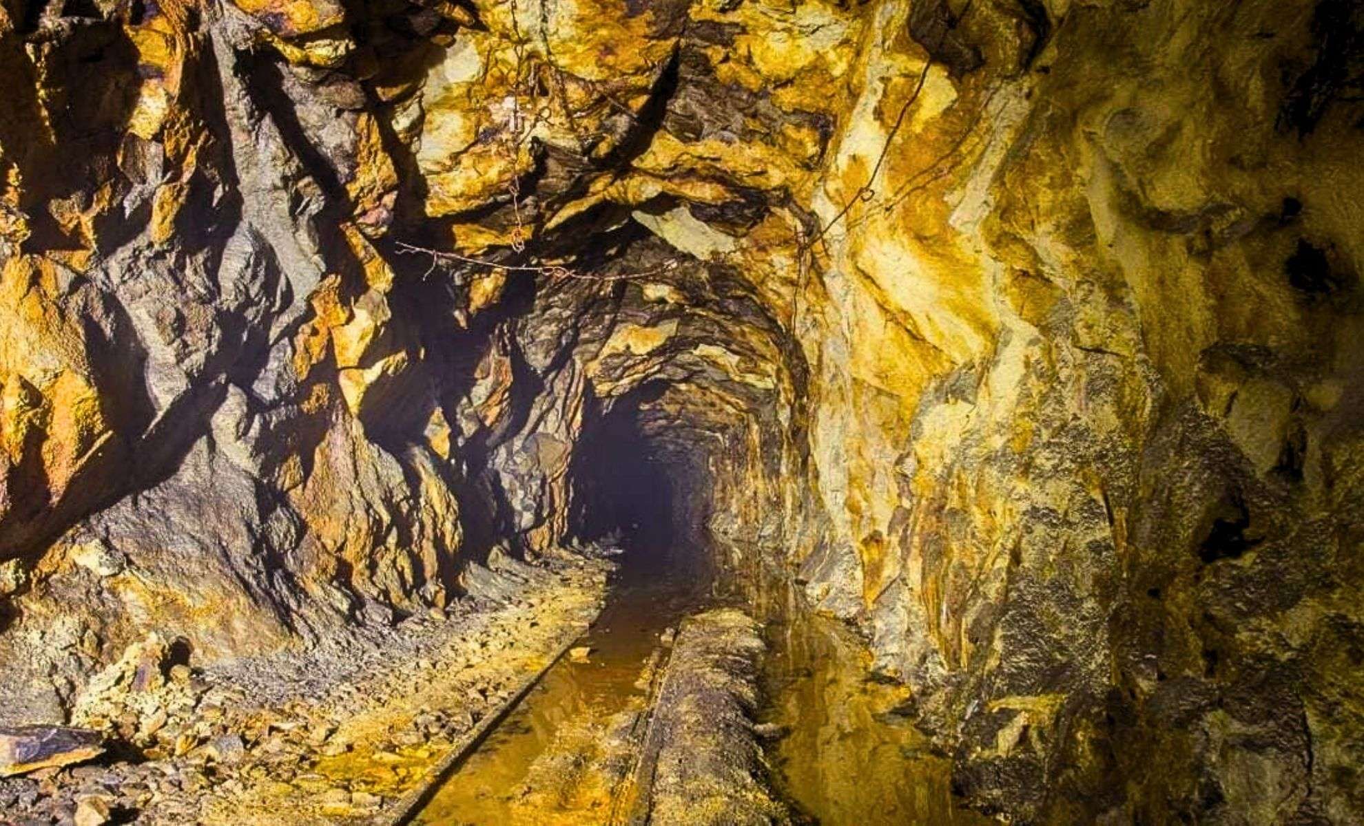 Massive Gold Deposit Worth 78 Billion Euros Found in China’s Hunan Province 