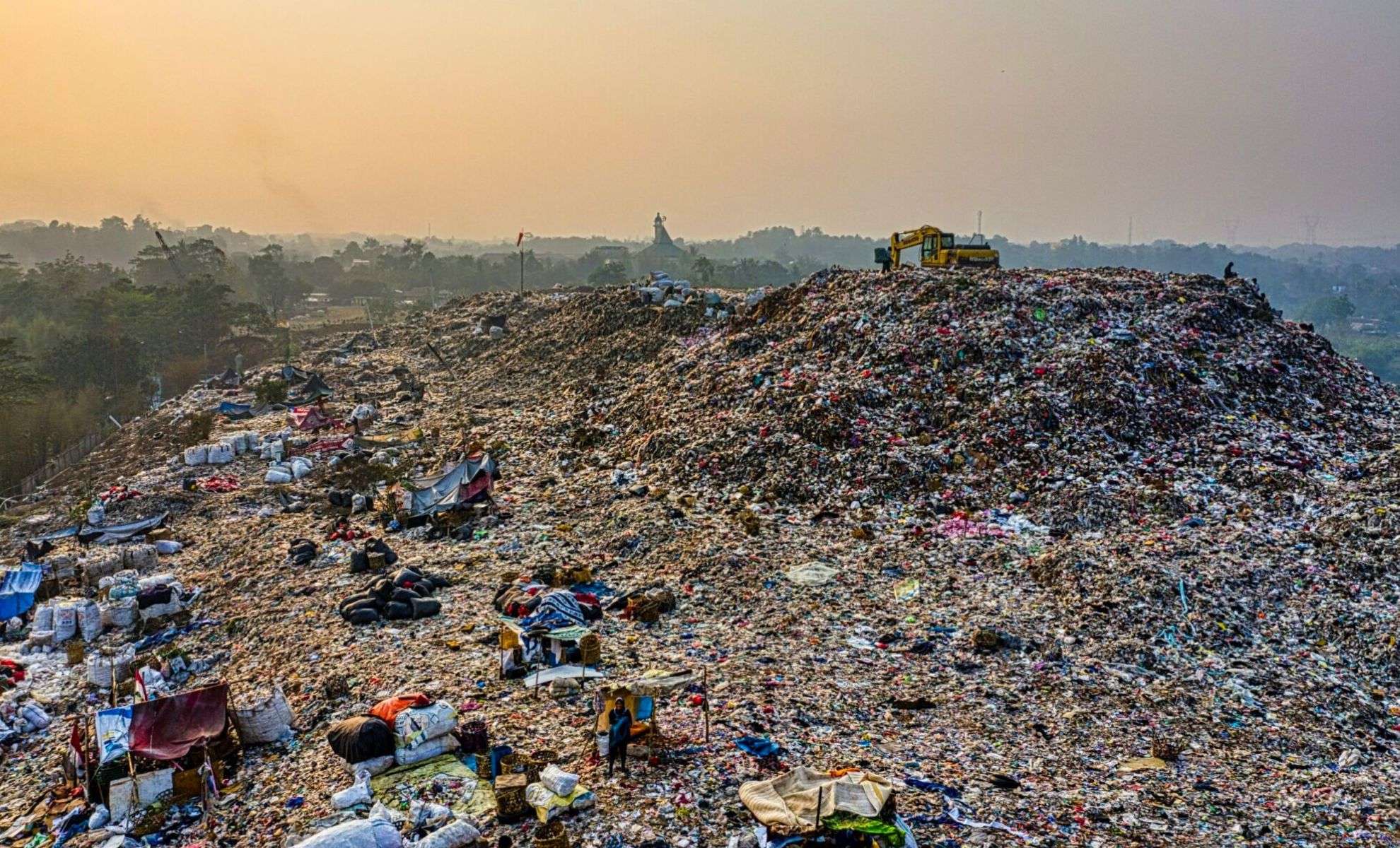 Man Attempts to Purchase Landfill to Retrieve £600 Million Bitcoin Hard Drive Lost in Waste 