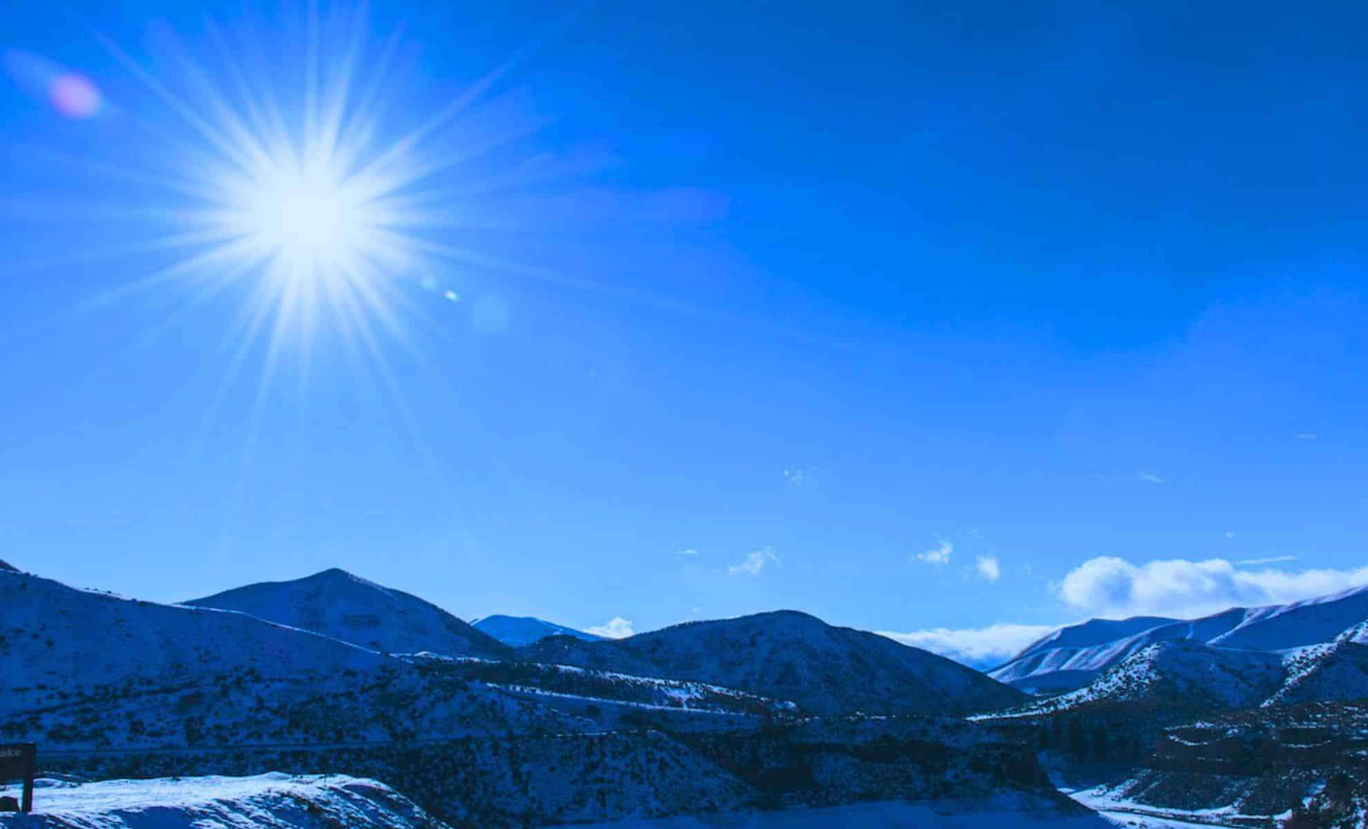 Scientists Identify Volcanic Source Behind Mysterious 1831 Blue Sun Phenomenon 