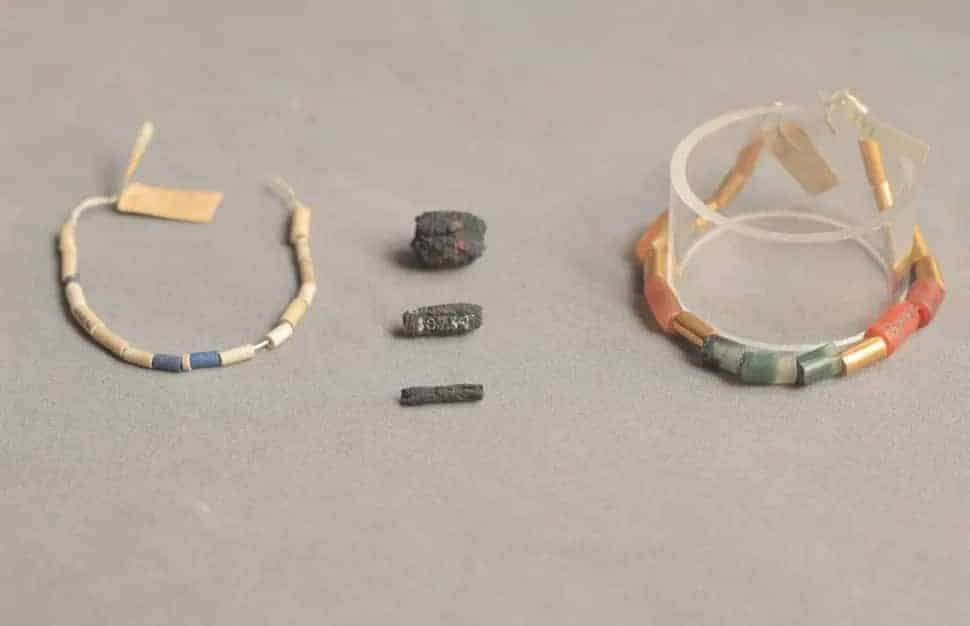 Above-jewels-assembled-in-Ancient-Egypt-that-included-pieces-of-meteorite-in-their-composition-d28fbfb9b4a4554ffda0af34d1bc1e60.jpeg