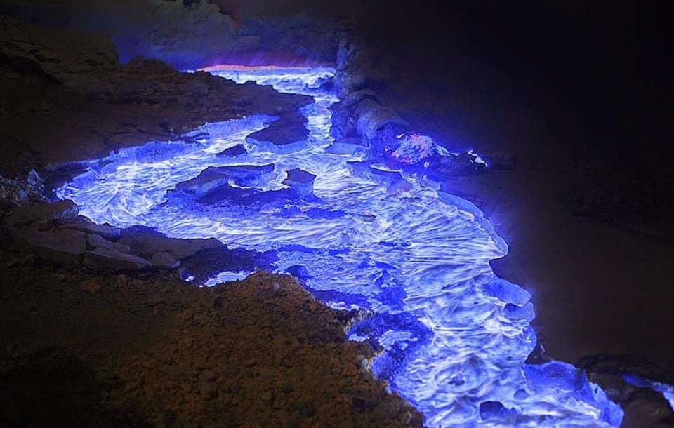 blue-flames-of-Kawah-Ijen--4fb01bfaaa45c67615cf785ed3aa3571.jpeg