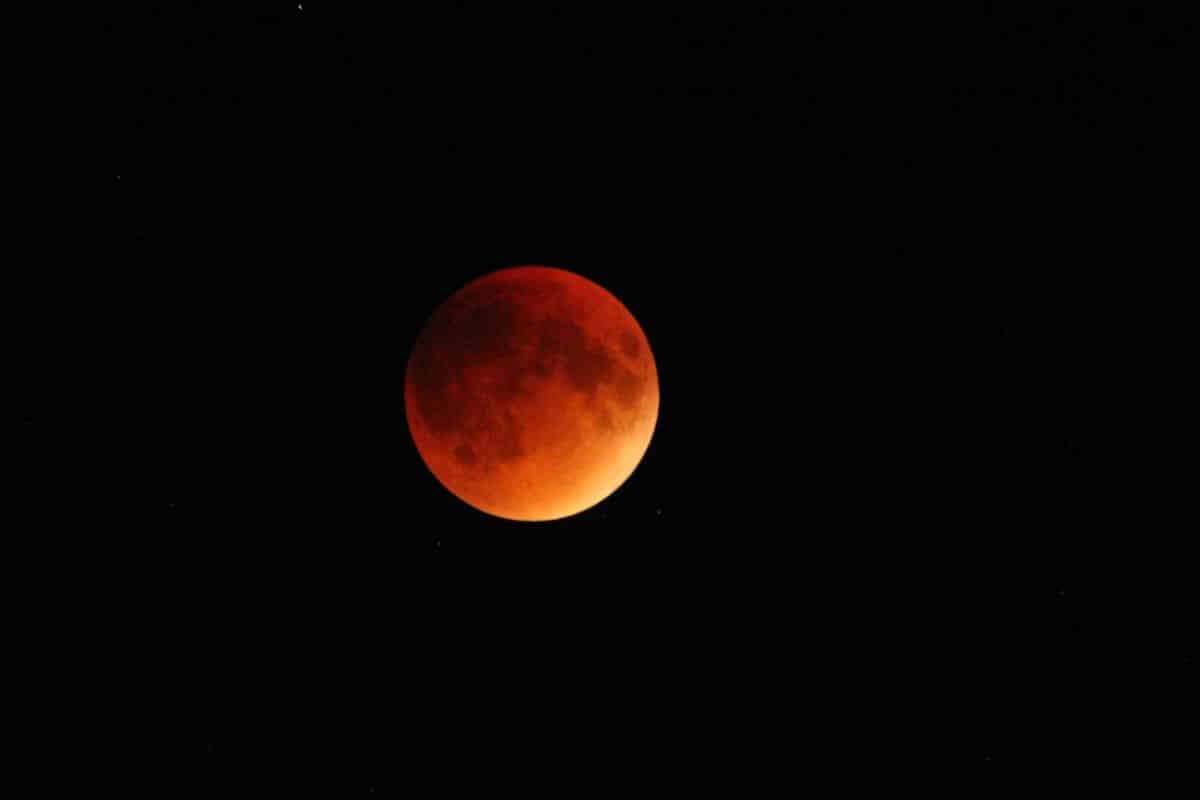 Prepare for the Upcoming Blood Moon: A Guide to This Stunning Lunar Phenomenon 