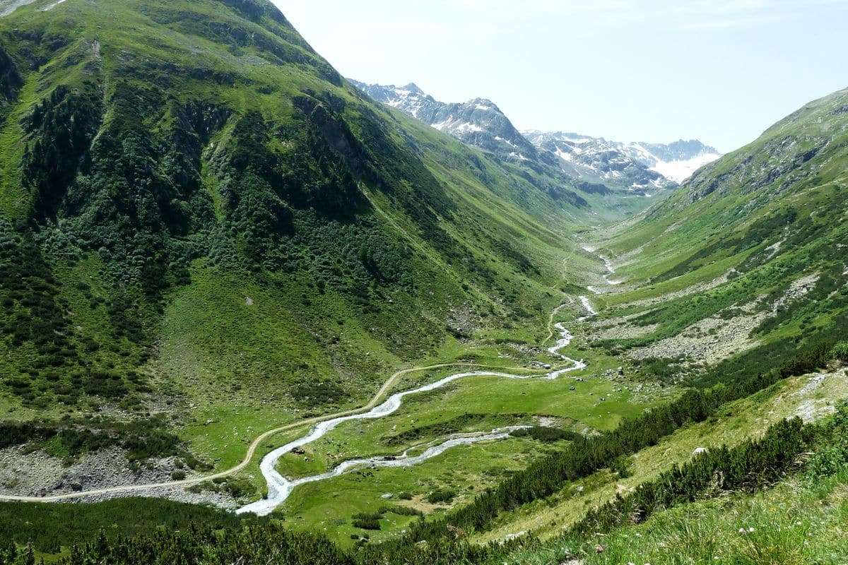 Unraveling Earth’s River Curves to Detect Water on Other Planets 