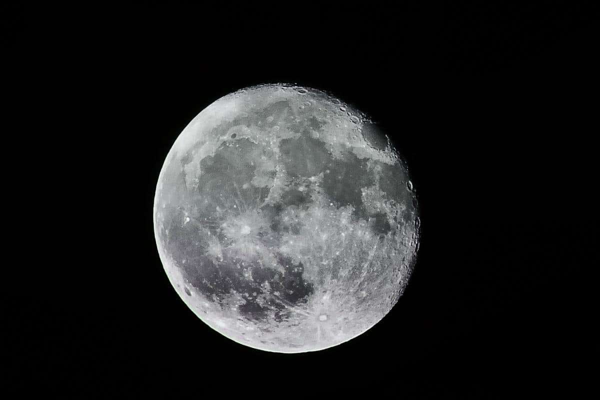 New Chandrayaan-3 Data Suggests Easier Access to Moon’s Water Ice Deposits 