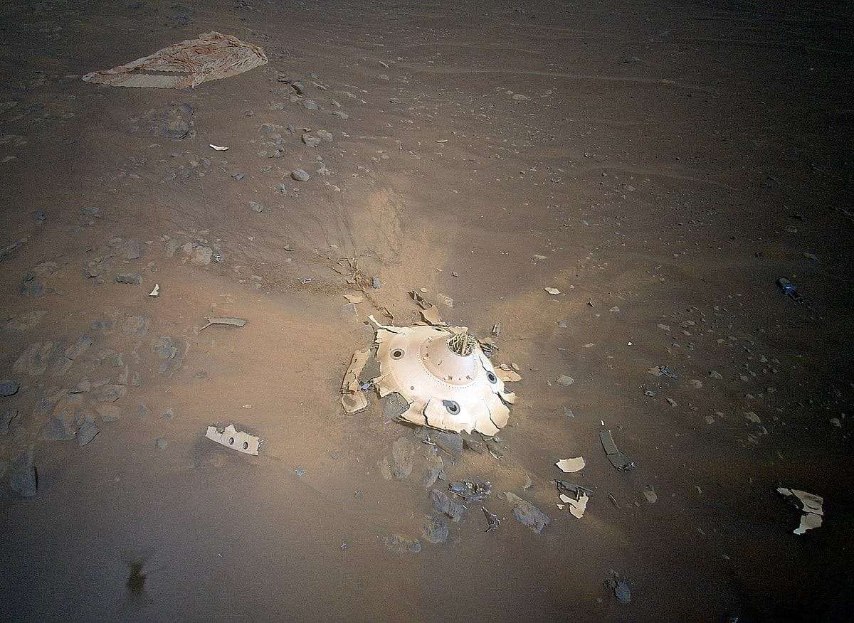 Wreckage-on-Mars-8c4bcfd1d638140179b72bb142a404a2.jpeg