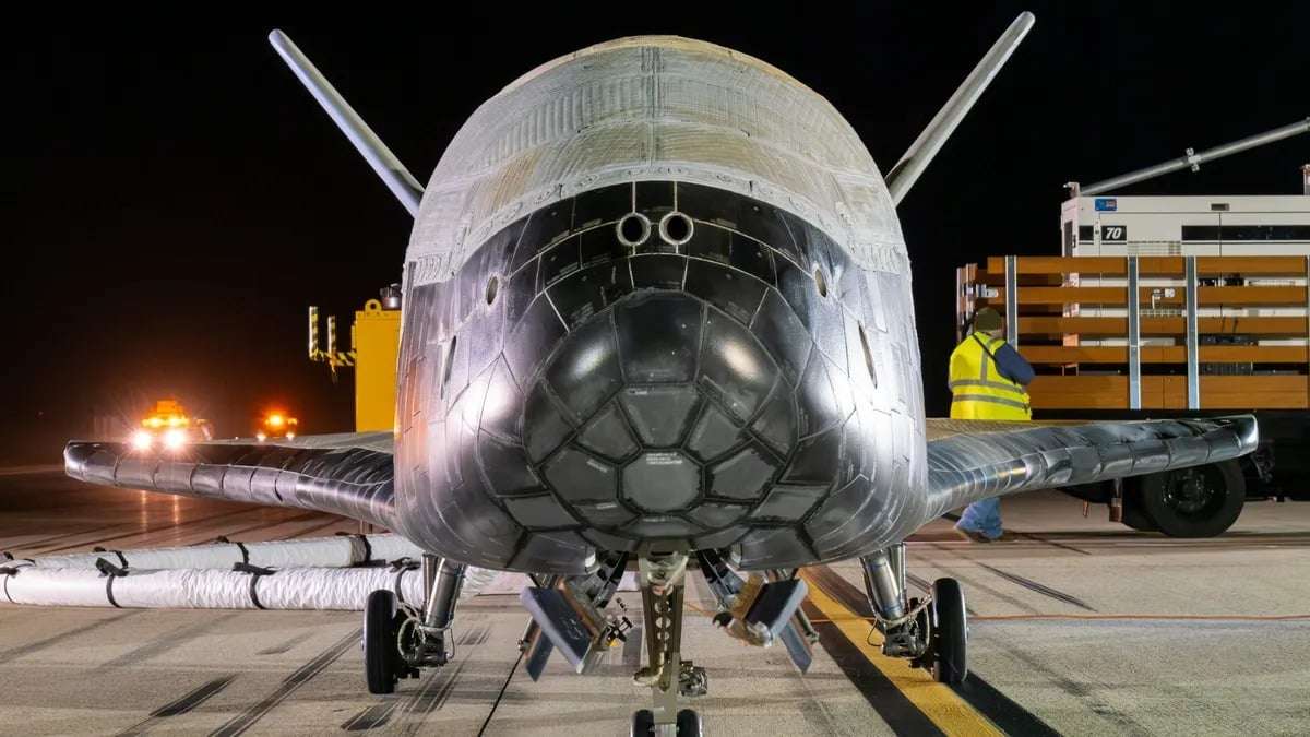 The-X-37B-Orbital-Test-Vehicle-7-OTV-7-at-Vandenberg-Space-Force-Base-d6c07d39d8aad22f6813c46f20545ddd.jpeg