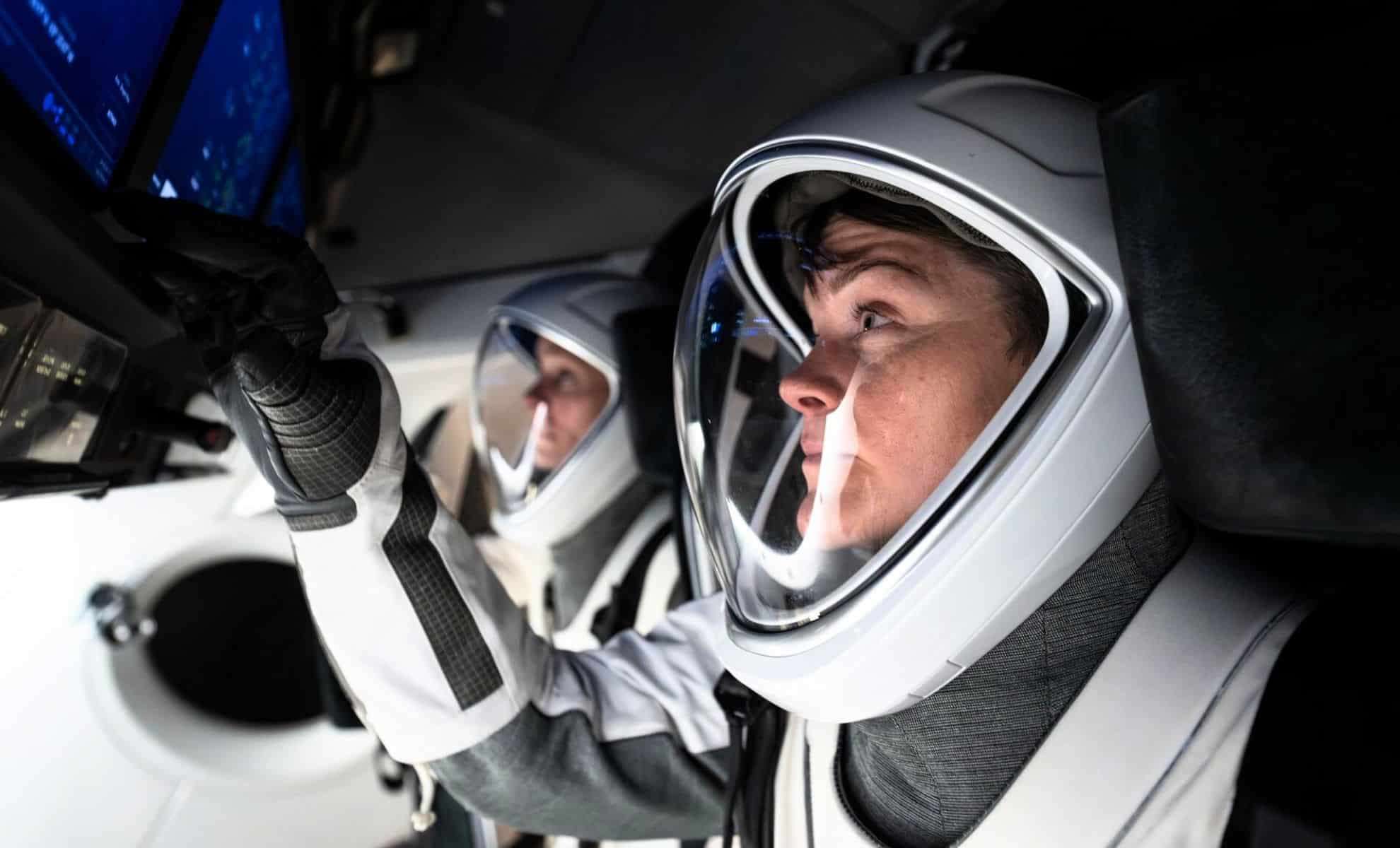 SpaceX Launch of NASA Crew-10 Postponed Due to Launch Tower Hydraulic Failure; Starliner Crew Faces Extended ISS Stay 