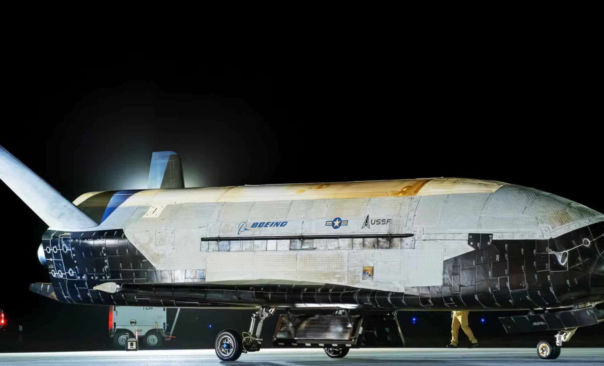 X-37B Spaceplane Advances Military Orbital Techniques on Seventh Flight 