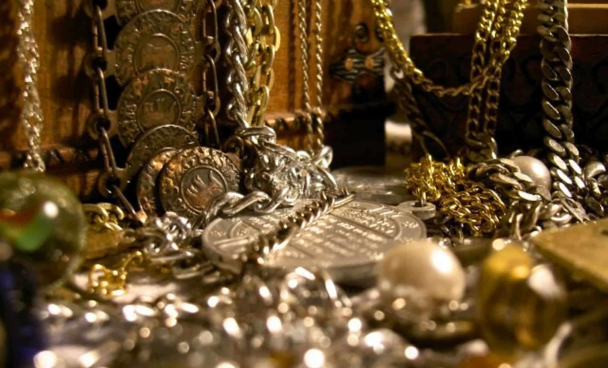 Hidden for Half a Century, $160M Gold Coin Hoard Resurfaces 