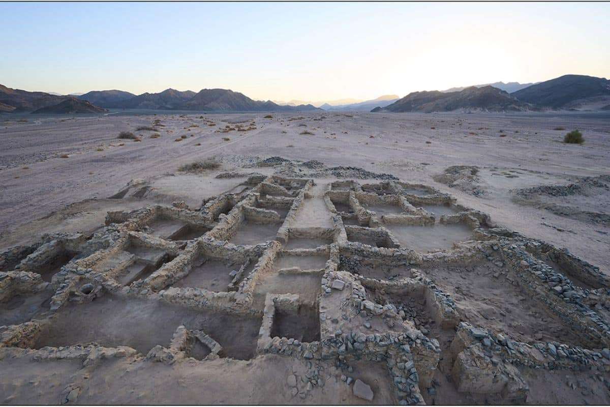 Ancient Egyptian Shackles Reveal Harsh Reality of Ptolemaic Gold Mining 