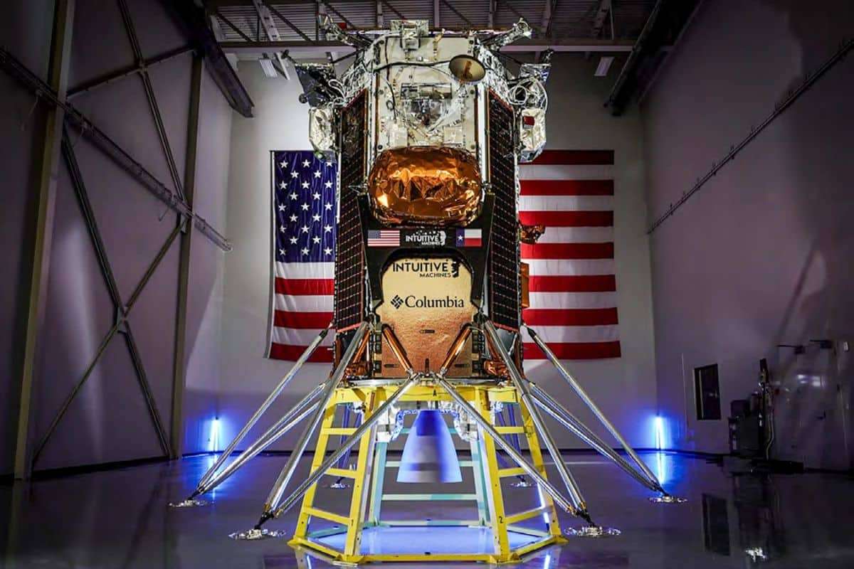 Lunar Radio Experiment Unveils Unexpected Cosmic Signals Despite Rough Landing 