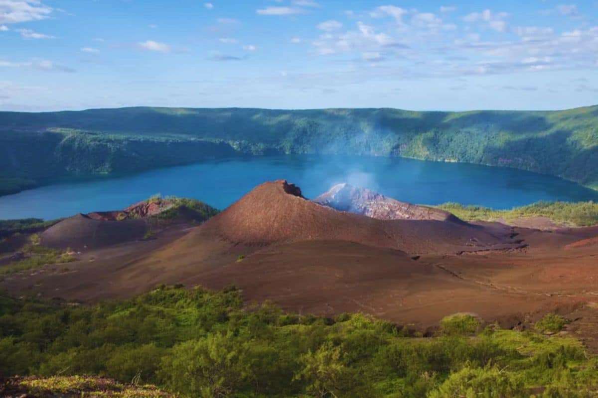 Is Tonga’s ‘Shining Anus’ Volcano Poised for an Eruption Like Hunga Tonga’s Catastrophe? 