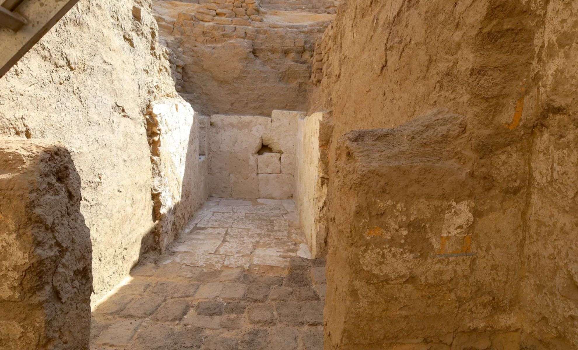 Ancient Royal Burial in Abydos Unearthed - Could It Be an Unrecognized Pharaoh? 