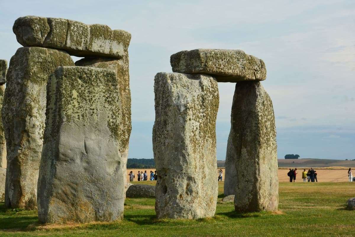 Could This Ancient Dorset Burial Site Be the Prototype for Stonehenge? 