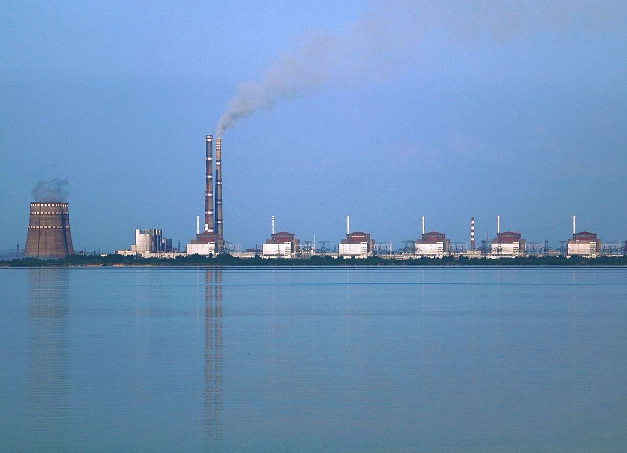 europes-largest-nuclear-power-plant-is-ukrainian-but-the-russians-and-americans-are-coveting-it-9981daf5139156dd0609365ceace5118.jpeg