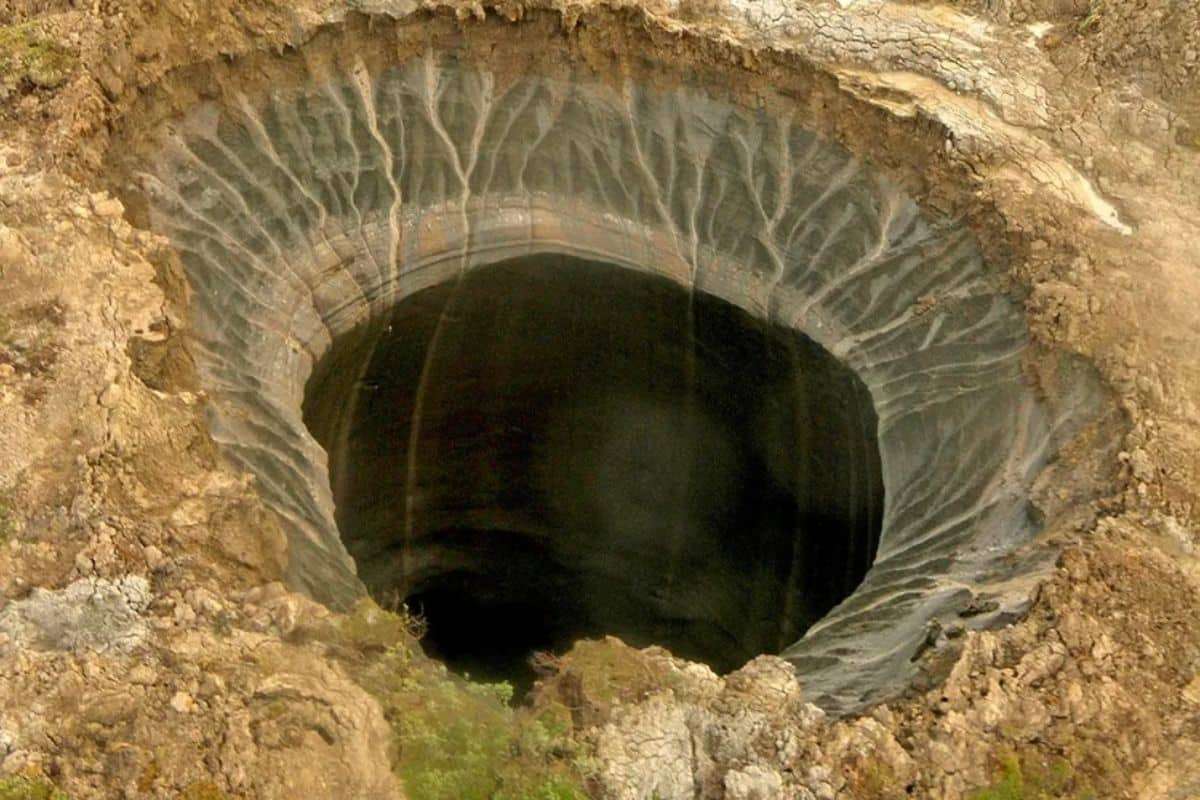 Massive Methane Crater Uncovered in Siberia’s Arctic Permafrost 