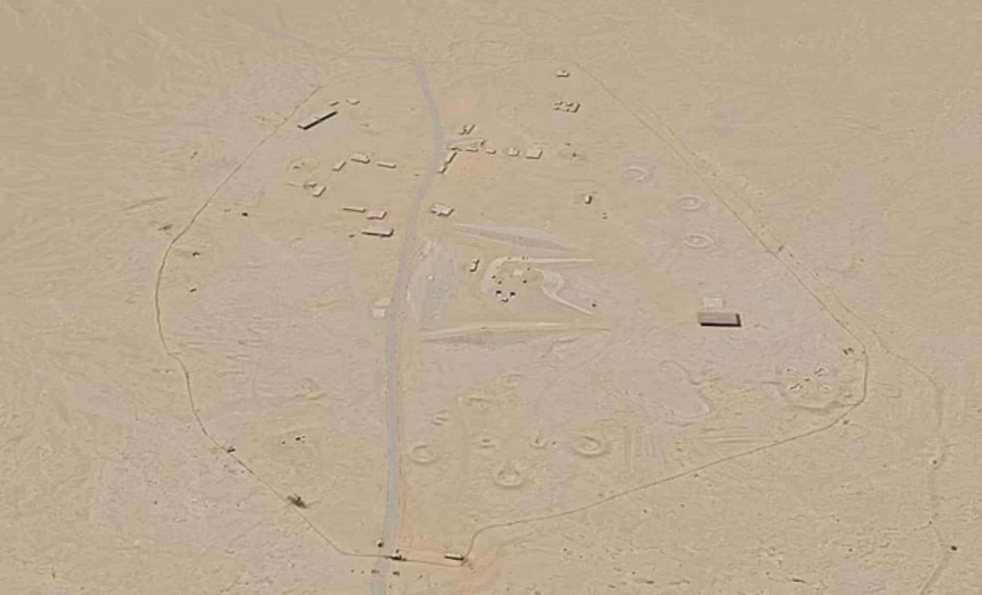 Intriguing ‘Portal-Like’ Formation Near Egypt’s Pyramids Captivates Online Communities 