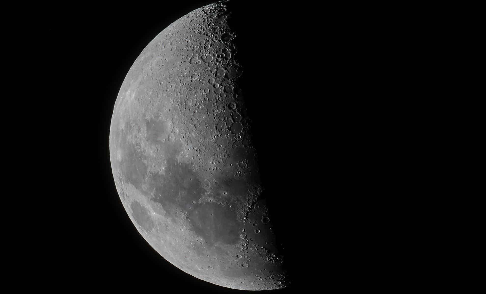 Lunar Satellite Fleet Aims to Unlock Secrets of the Early Universe 