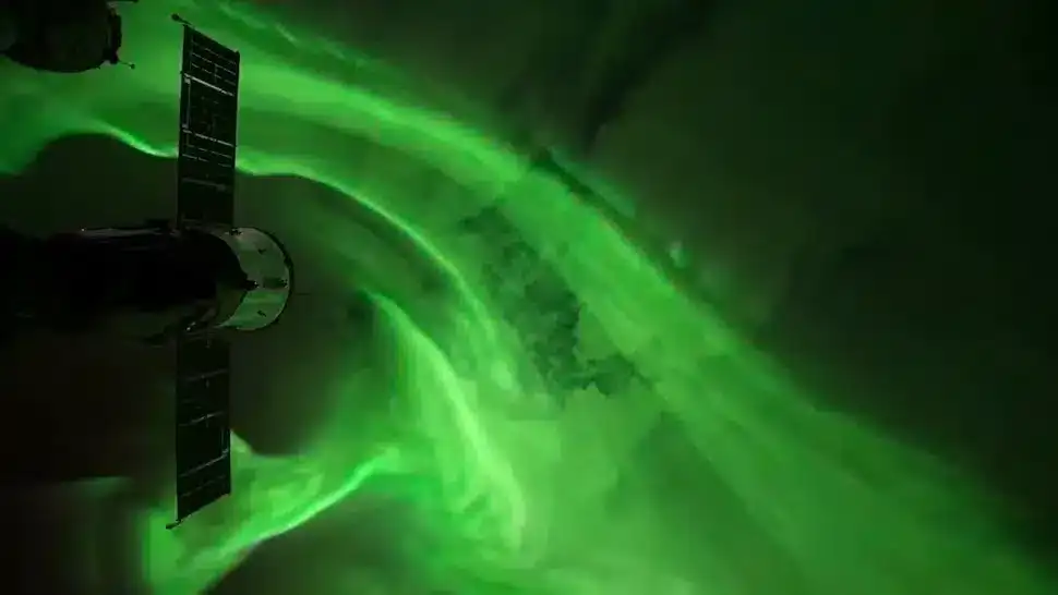 Stunning Green Auroras Captured from the International Space Station 