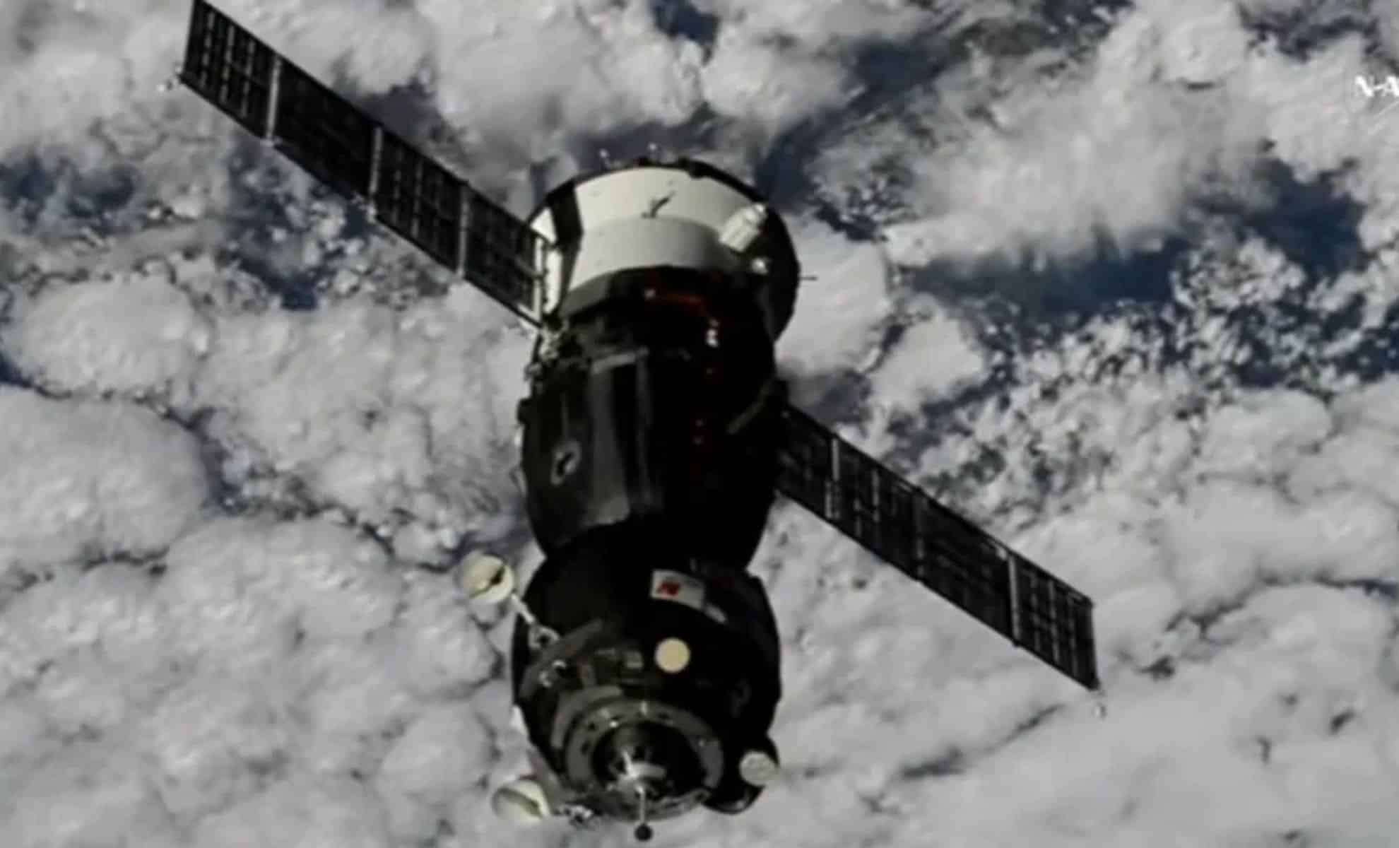 NASA Astronaut Teams Up with Russian Cosmonauts for Landmark Soyuz Voyage to ISS 