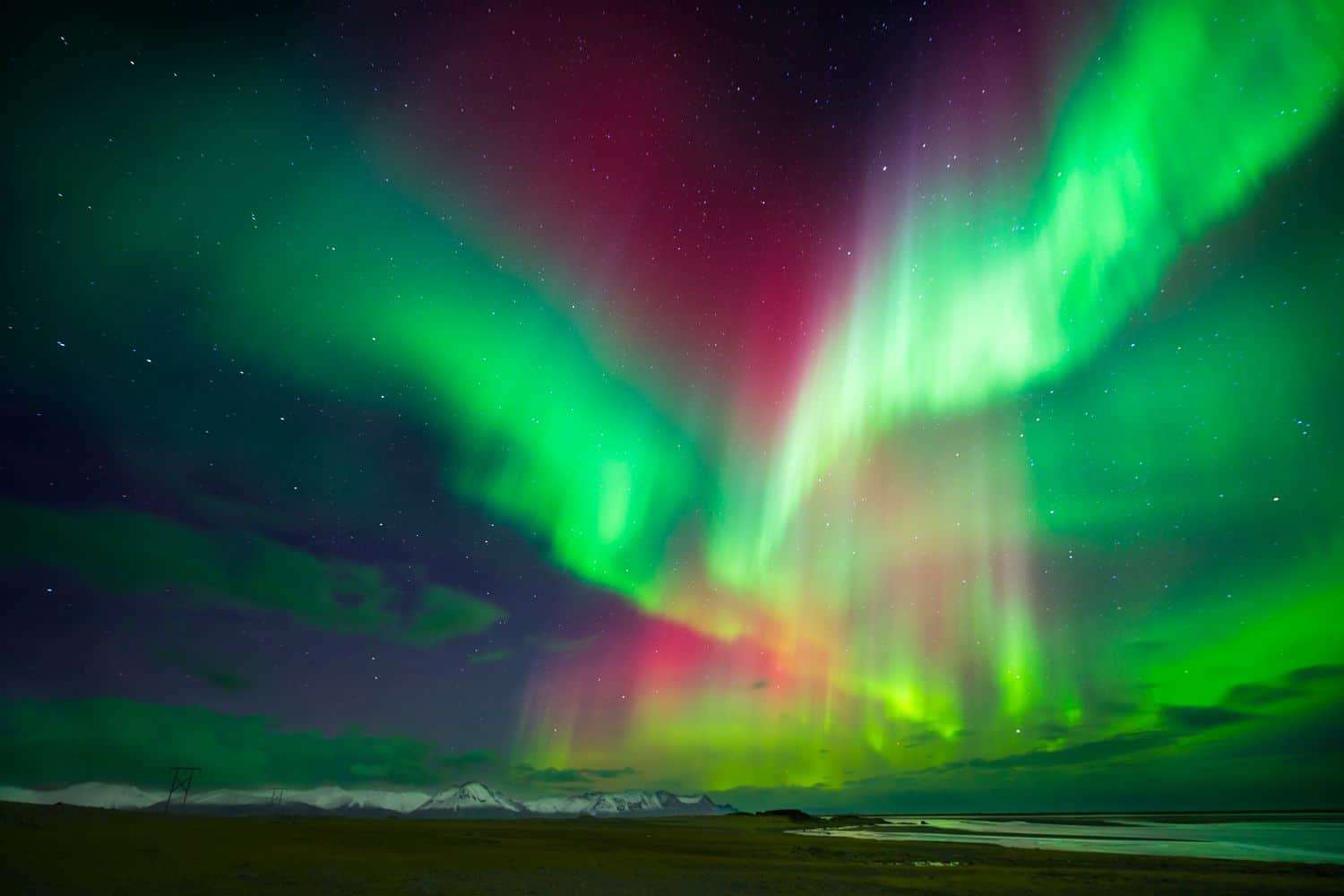 Geomagnetic Storm Sparks Aurora Borealis Across 15 U.S. States This Weekend 