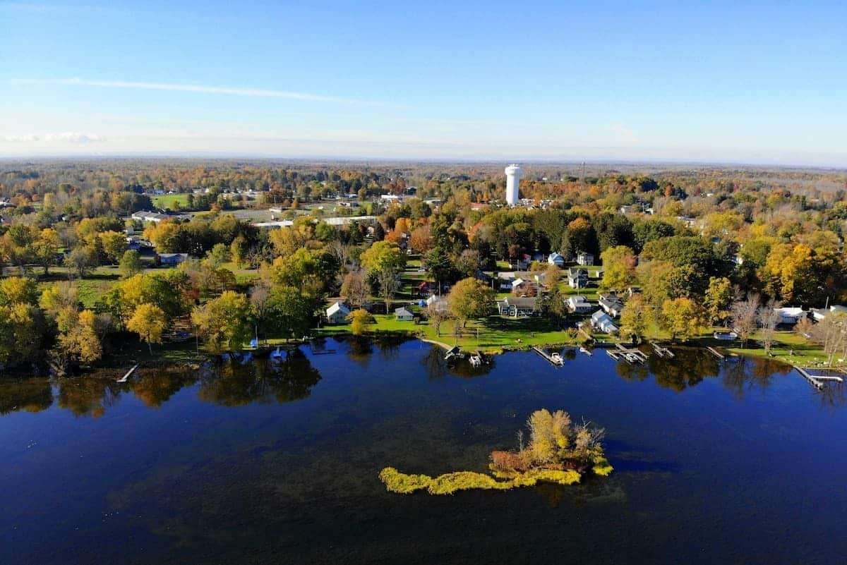 Oneida-Lake-8a366bb377a61d03f17e2f9ee02ddd51.jpeg