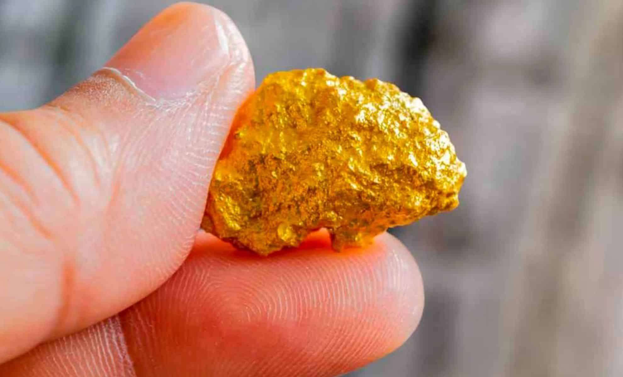 Innovative Method Uncovers 22-Carat Gold Hidden in Discarded Electronics 